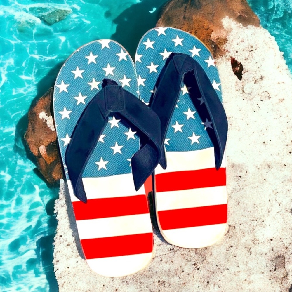 🆕Men’s American Flag flip flops. New, never worn.